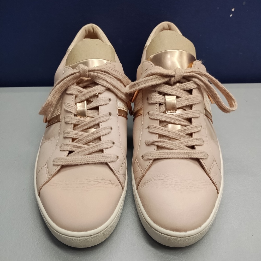 Michael Kors Casual Sneakers Womens Size 6M Pink‎ White Leather Cap Toe Lace Up - Picture 2 of 7